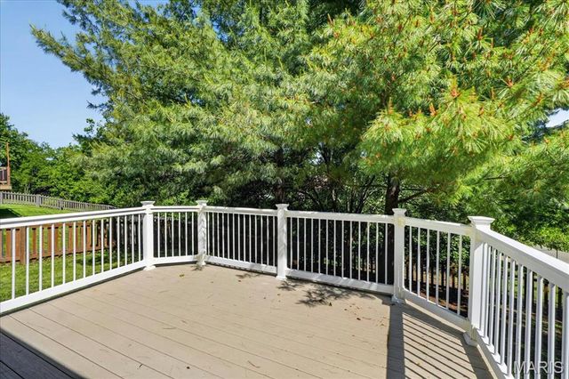 16101 Castlerea Boulevard, Ellisville, MO 63021