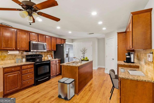 3290 Harris Drive, Atlanta, GA 30337