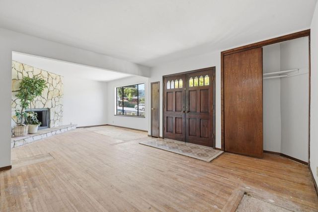 915 Ruth Avenue, Belmont, CA 94002
