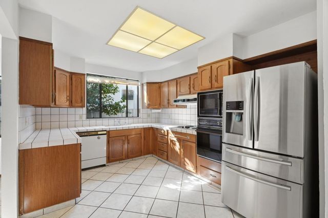 915 Ruth Avenue, Belmont, CA 94002
