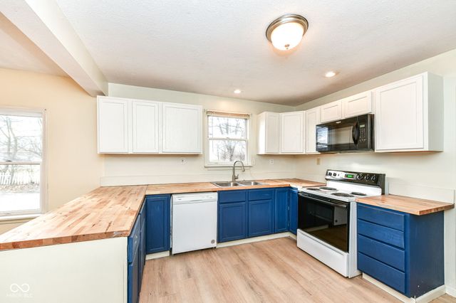 1010 W 23rd Street, Muncie, IN 47302