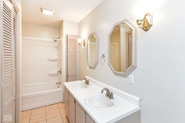 1010 W 23rd Street, Muncie, IN 47302