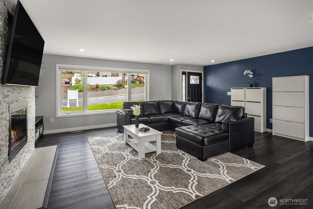 32527 23rd Avenue SW, Federal Way, WA 98023