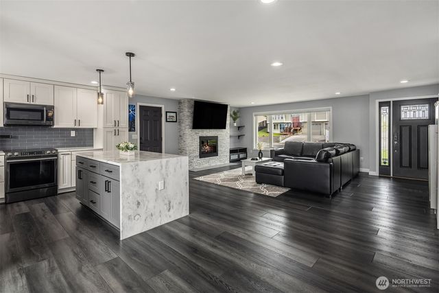 32527 23rd Avenue SW, Federal Way, WA 98023