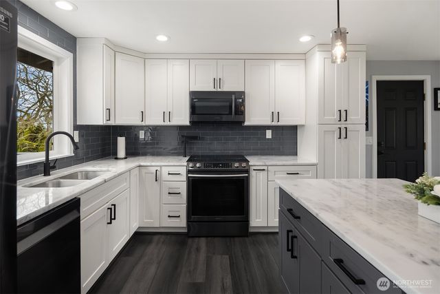 32527 23rd Avenue SW, Federal Way, WA 98023