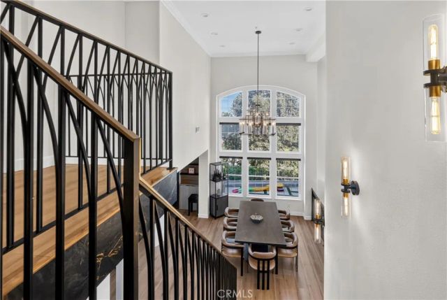 3935 Rock Hampton, Tarzana, CA 91356