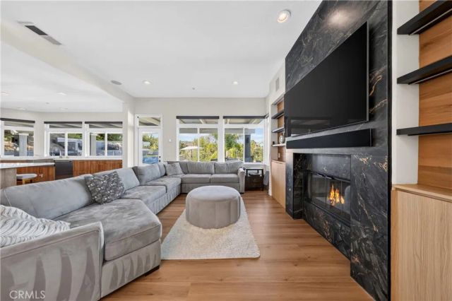 3935 Rock Hampton, Tarzana, CA 91356