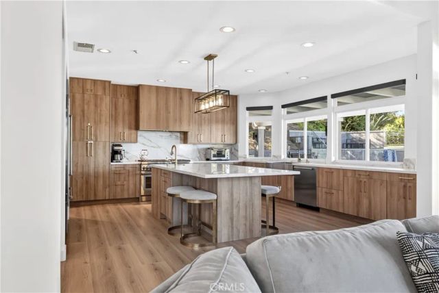 3935 Rock Hampton, Tarzana, CA 91356