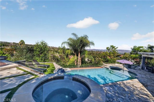3935 Rock Hampton, Tarzana, CA 91356
