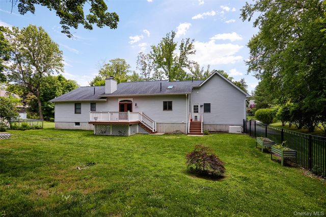 37 Mansion Drive, Hyde Park, NY 12538
