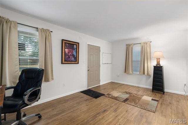 6736 Vernon Avenue, St Louis, MO 63130