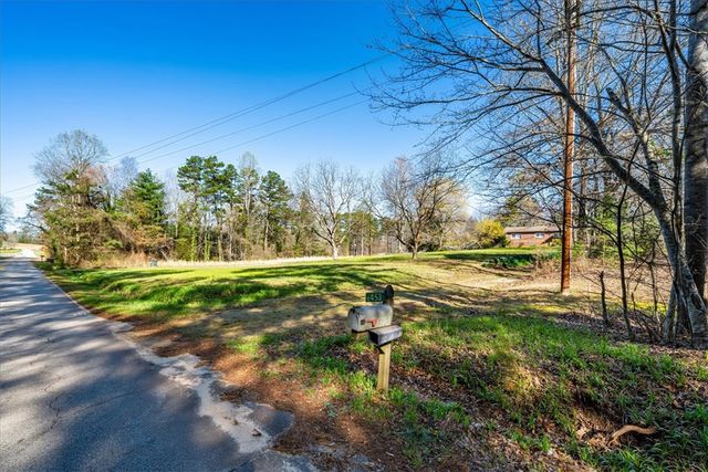 453 Deaton Road, Walhalla, SC 29691