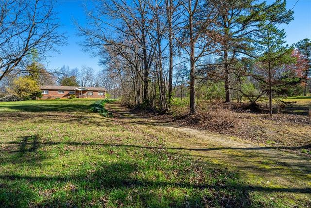 453 Deaton Road, Walhalla, SC 29691