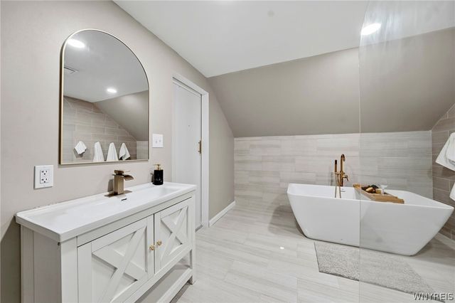 4727 North Bailey Avenue, Amherst, NY 14226