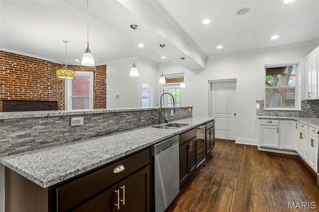 3662 Humphrey Street, St Louis, MO 63116
