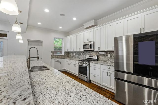3662 Humphrey Street, St Louis, MO 63116