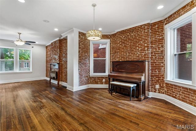 3662 Humphrey Street, St Louis, MO 63116