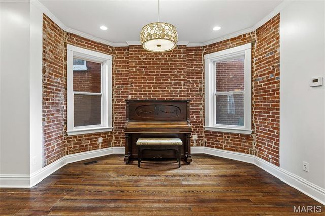 3662 Humphrey Street, St Louis, MO 63116