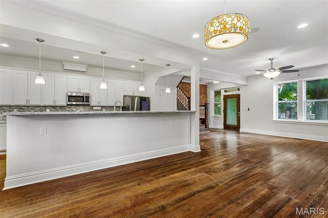 3662 Humphrey Street, St Louis, MO 63116