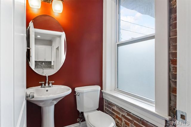 3662 Humphrey Street, St Louis, MO 63116