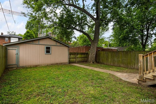 3662 Humphrey Street, St Louis, MO 63116