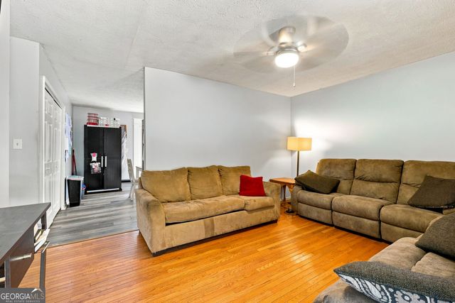 3016 Summer Lake Drive, Gainesville, GA 30506