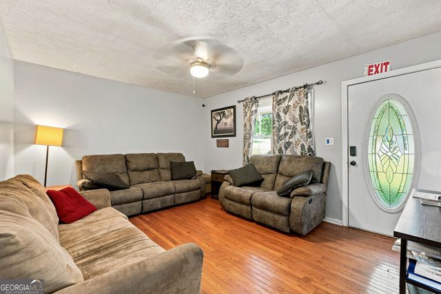 3016 Summer Lake Drive, Gainesville, GA 30506