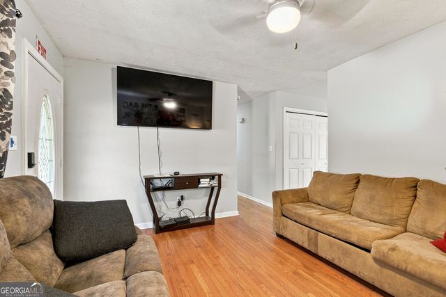 3016 Summer Lake Drive, Gainesville, GA 30506