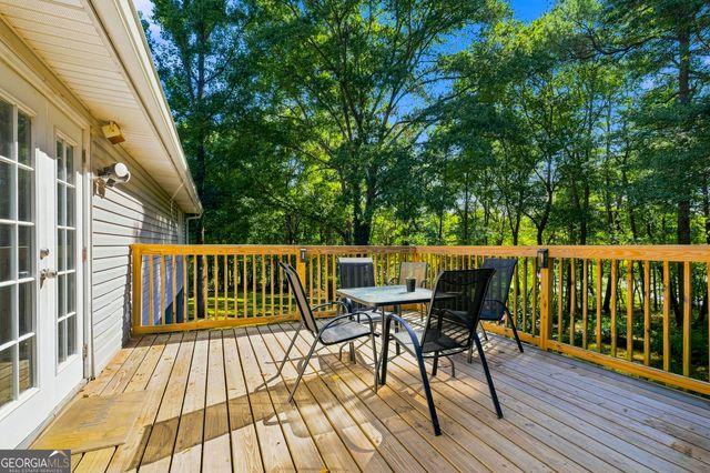 3016 Summer Lake Drive, Gainesville, GA 30506