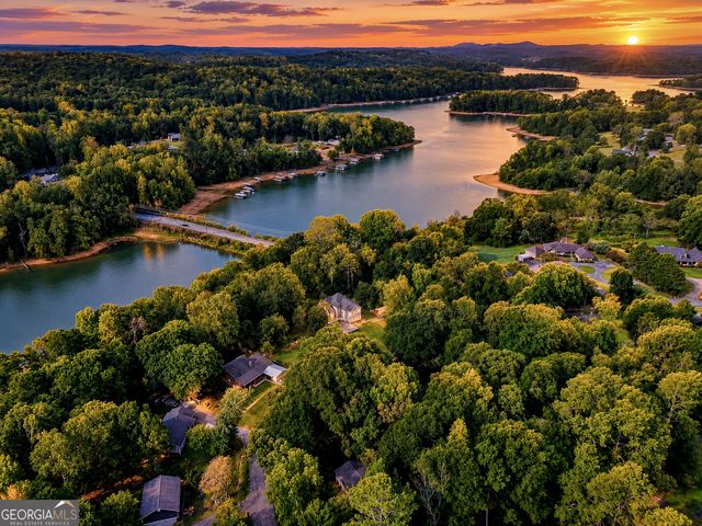 3016 Summer Lake Drive, Gainesville, GA 30506