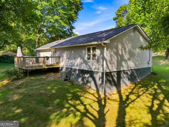 3016 Summer Lake Drive, Gainesville, GA 30506