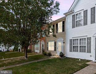 9806 COVENTRY CREEK DR, Fredericksburg, VA 22408