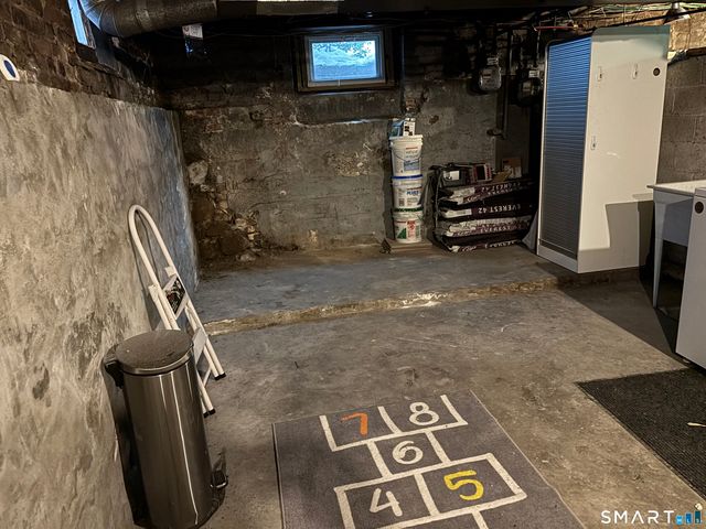 14 Thill Street, West Haven, CT 06516