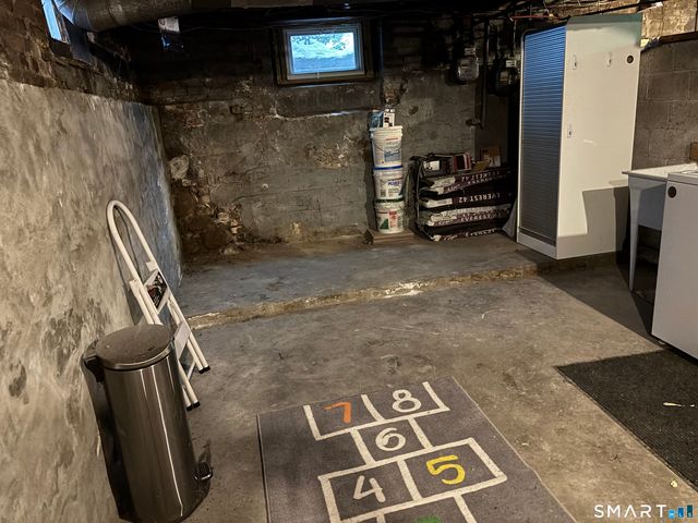 14 Thill Street, West Haven, CT 06516