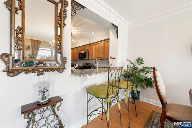 108 The Promenade 108, Edgewater, NJ 07020