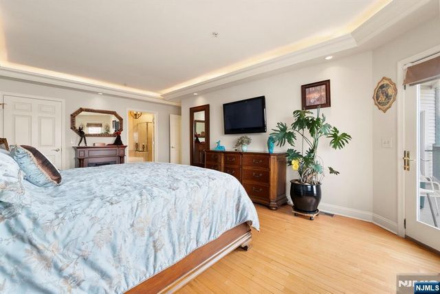 108 The Promenade 108, Edgewater, NJ 07020