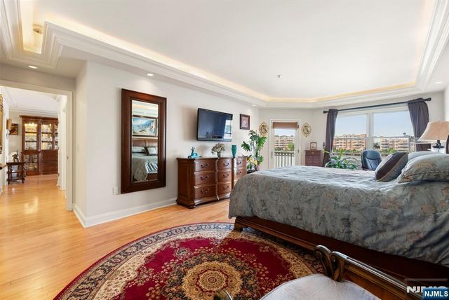 108 The Promenade 108, Edgewater, NJ 07020