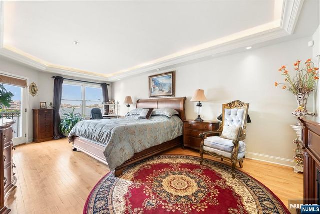 108 The Promenade 108, Edgewater, NJ 07020