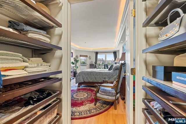 108 The Promenade 108, Edgewater, NJ 07020