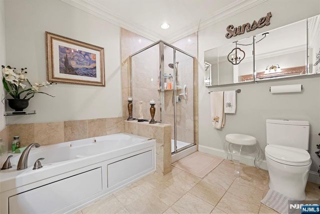 108 The Promenade 108, Edgewater, NJ 07020