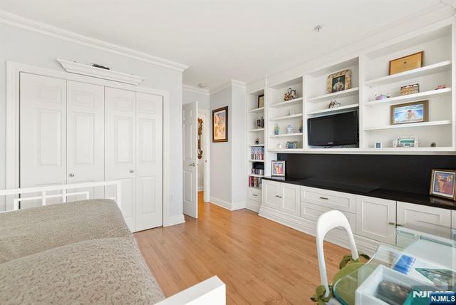 108 The Promenade 108, Edgewater, NJ 07020