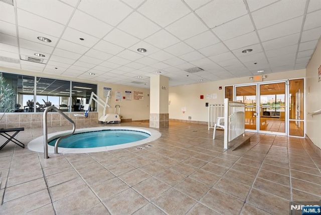 108 The Promenade 108, Edgewater, NJ 07020