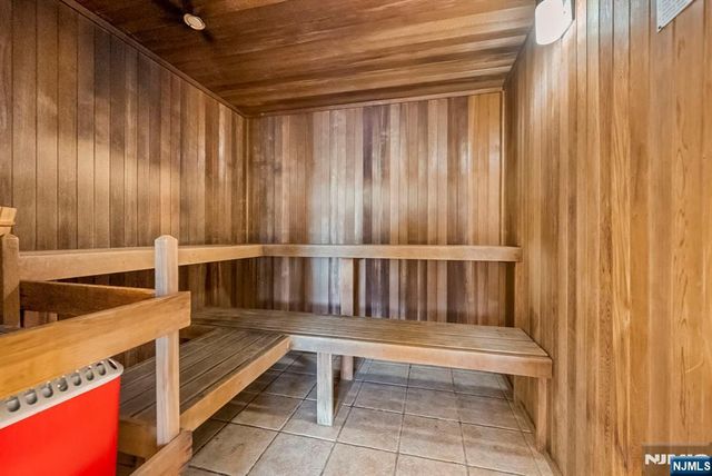 108 The Promenade 108, Edgewater, NJ 07020