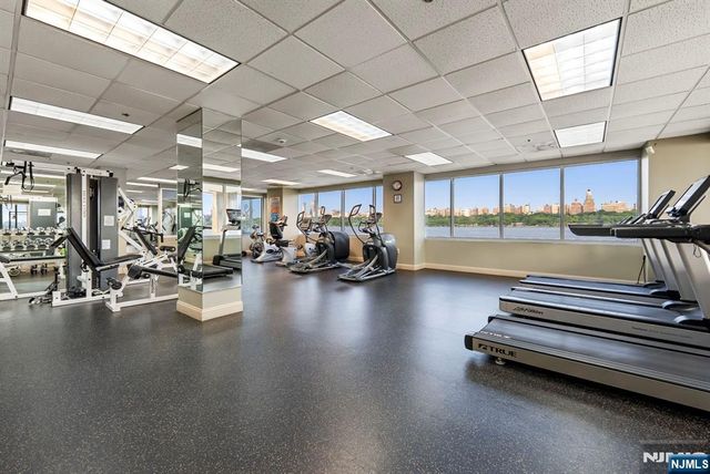 108 The Promenade 108, Edgewater, NJ 07020