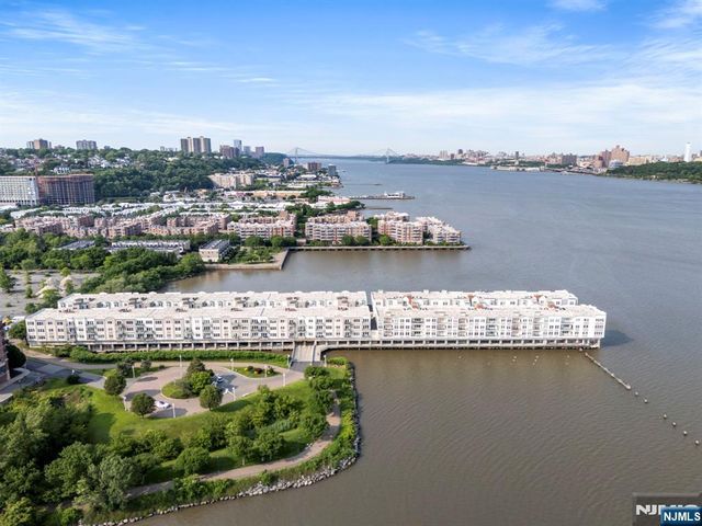108 The Promenade 108, Edgewater, NJ 07020