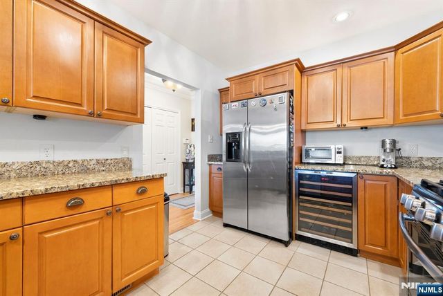 108 The Promenade 108, Edgewater, NJ 07020