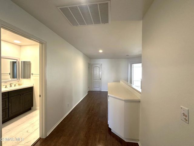 460 Fallbrook Avenue, Newbury Park, CA 91320