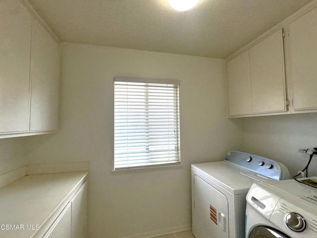 460 Fallbrook Avenue, Newbury Park, CA 91320