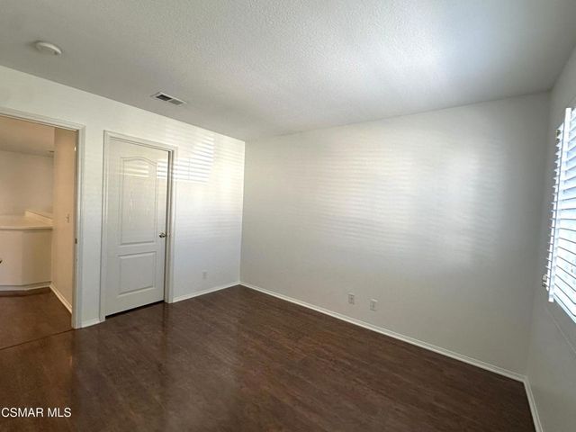460 Fallbrook Avenue, Newbury Park, CA 91320