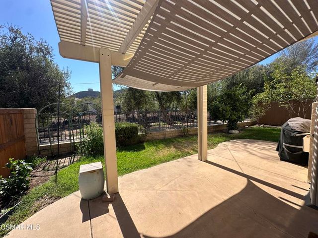460 Fallbrook Avenue, Newbury Park, CA 91320